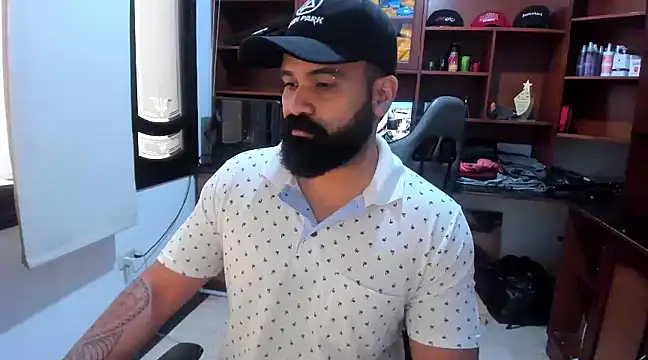 Snapshot of Drako_Argentii chatting on December 24, 5:44 pm Drako Argentii online show from December 24, 5:44 pm