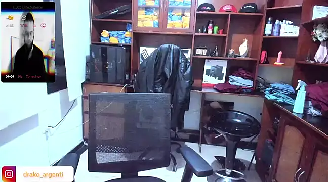 Snapshot of Drako_Argentii chatting on January 4, 8:39 am Drako Argentii online show from January 4, 8:39 am