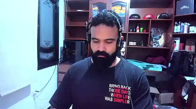 Snapshot of Drako_Argentii chatting on January 21, 6:43 am Drako Argentii online show from January 21, 6:43 am