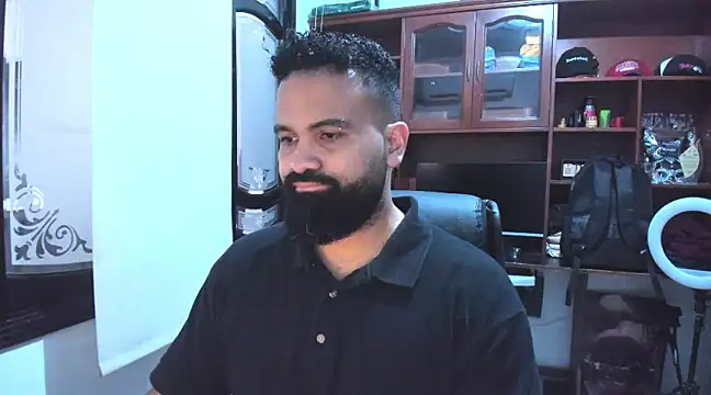 Snapshot of Drako_Argentii chatting on February 4, 7:33 pm Drako Argentii online show from February 4, 7:33 pm