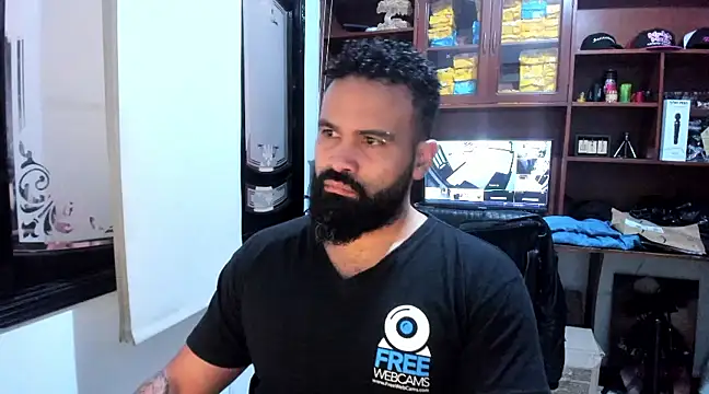 Snapshot of Drako_Argentii chatting on February 15, 7:50 pm Drako Argentii online show from February 15, 7:50 pm