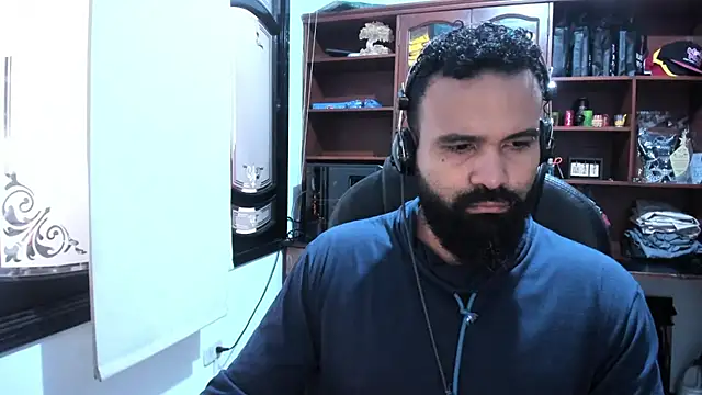 Snapshot of Drako_Argentii chatting on February 24, 12:59 pm Drako Argentii online show from February 24, 12:59 pm