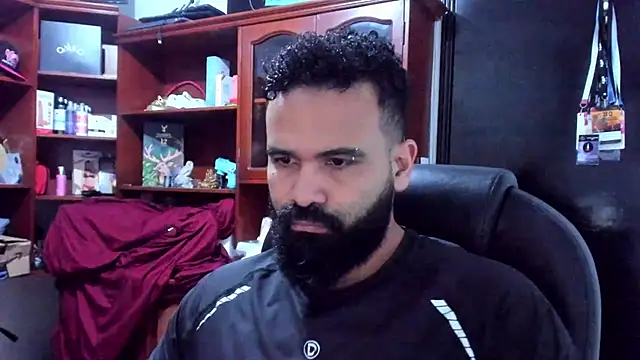 Snapshot of Drako_Argentii chatting on March 8, 3:06 am Drako Argentii online show from March 8, 3:06 am