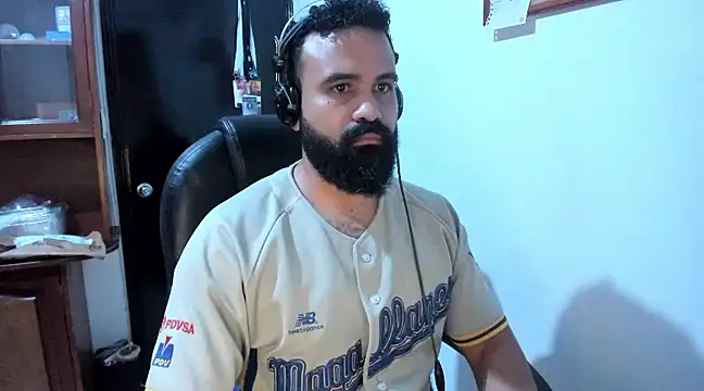 Snapshot of Drako_Argentii chatting on March 17, 10:06 pm Drako Argentii online show from March 17, 10:06 pm