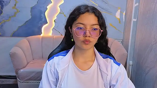 victoria castillo b online show from April 20, 7:37 pm