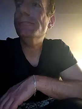 Snapshot of MArciQuarky chatting on February 14, 11:31 pm MArciQuarky online show from February 14, 11:31 pm