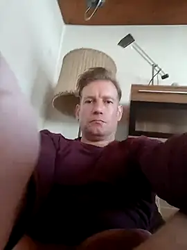 Snapshot of MArciQuarky chatting on March 22, 8:18 am MArciQuarky online show from March 22, 8:18 am