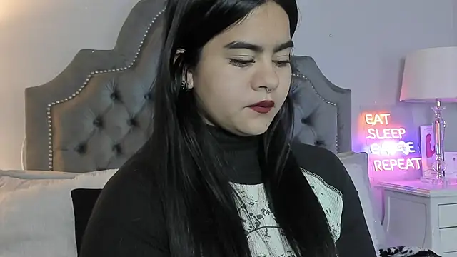 atena hill online show from November 29, 12:30 pm