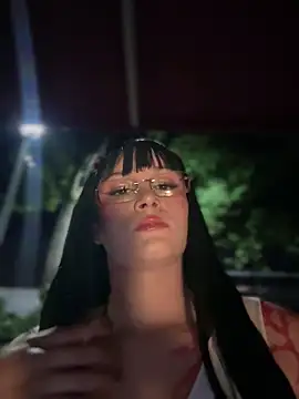 Snapshot of Electra_doll_ chatting on March 1, 12:50 am Electra doll online show from March 1, 12:50 am