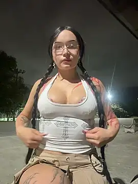 Snapshot of Electra_doll_ chatting on October 21, 1:39 am Electra doll online show from October 21, 1:39 am