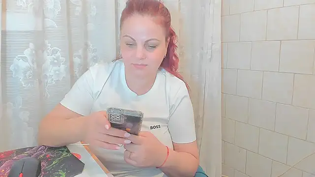 Snapshot of Adelamilfsex chatting on December 4, 5:00 pm Adelamilfsex online show from December 4, 5:00 pm