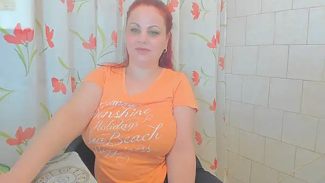 Snapshot of Adelamilfsex chatting on February 14, 9:32 pm Adelamilfsex online show from February 14, 9:32 pm