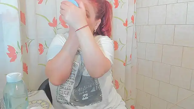 Snapshot of Adelamilfsex chatting on February 17, 10:25 pm Adelamilfsex online show from February 17, 10:25 pm