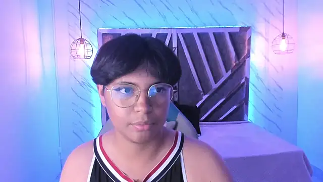 Emmapark  online show from February 7, 1:15 am