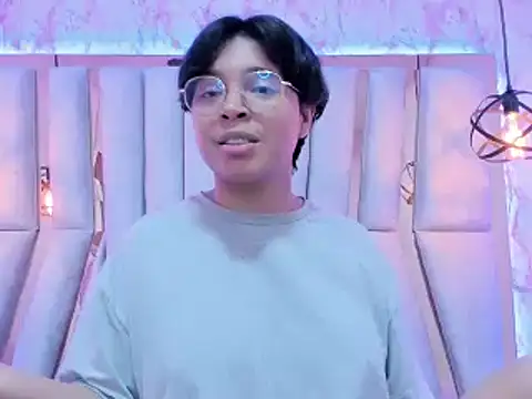 Emmapark  online show from February 26, 1:00 am