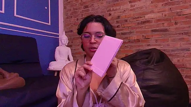 Emmapark  online show from December 17, 7:09 pm