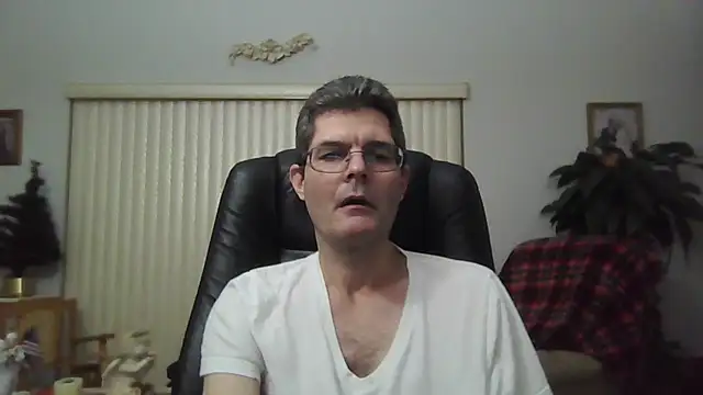 Snapshot of Copfiremen4566 chatting on December 23, 3:29 am Copfiremen4566 online show from December 23, 3:29 am