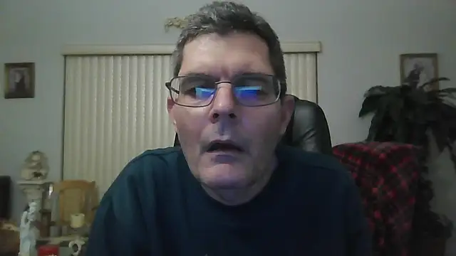 Snapshot of Copfiremen4566 chatting on January 19, 6:42 am Copfiremen4566 online show from January 19, 6:42 am