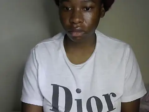 Snapshot of Novah_ chatting on May 3, 11:44 pm Novah online show from May 3, 11:44 pm