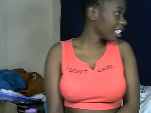 Snapshot of Novah_ chatting on May 9, 9:53 pm Novah online show from May 9, 9:53 pm