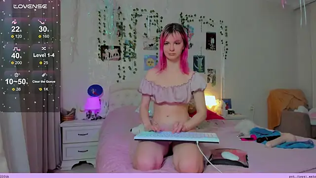 Snapshot of Neko_kitsune1 chatting on December 12, 1:17 pm Neko kitsune1 online show from December 12, 1:17 pm