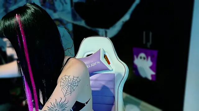 Snapshot of Madison_Jackson chatting on October 15, 9:26 pm Madison Jackson online show from October 15, 9:26 pm