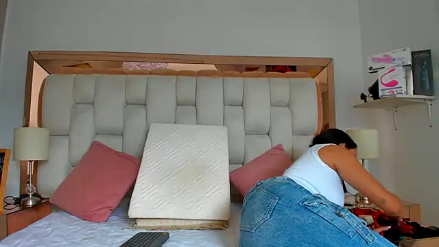 Snapshot of emilyparkerr01 chatting on November 5, 9:48 pm emilyparkerr01 online show from November 5, 9:48 pm