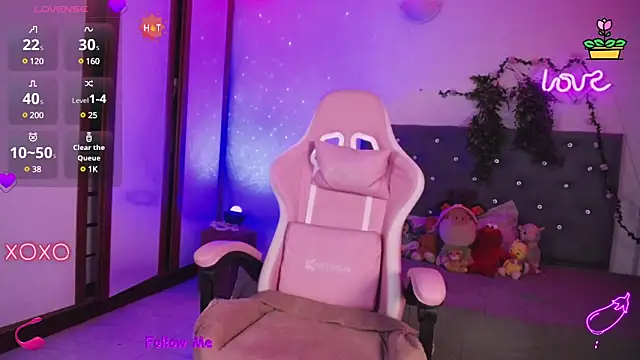 SexyLuna   online show from January 27, 9:11 pm