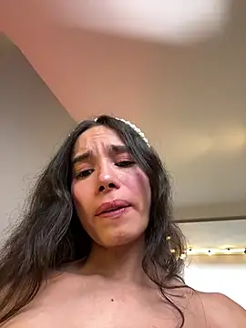 Irish Collins online show from April 14, 9:21 pm