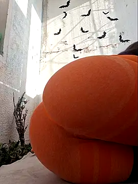 Erotic Synth Goddess online show from April 25, 2:58 pm