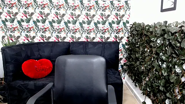 Snapshot of Wendy_Hot_ chatting on February 14, 6:45 am Wendy Hot online show from February 14, 6:45 am