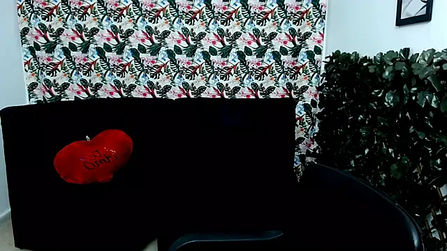 Snapshot of Wendy_Hot_ chatting on March 5, 3:51 am Wendy Hot online show from March 5, 3:51 am