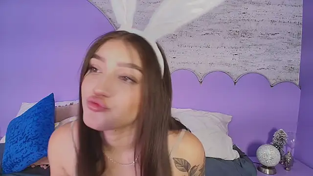 Giaa Ross online show from April 7, 7:47 pm