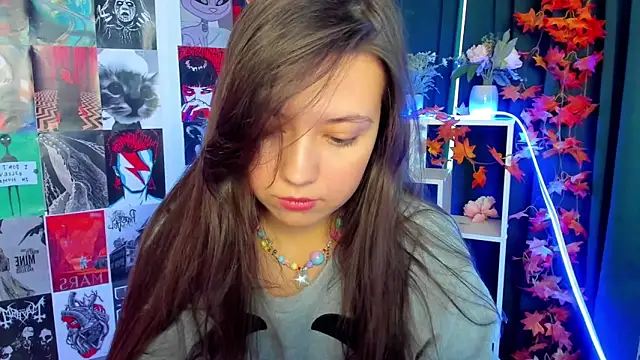 Lina Brownie online show from December 4, 5:49 am