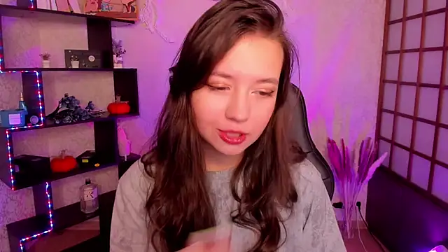 Lina Brownie online show from December 5, 2:09 am