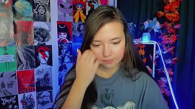 Lina Brownie online show from December 13, 2:10 am