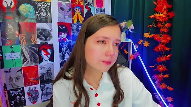 Lina Brownie online show from December 18, 2:42 am