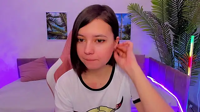 Lina Brownie online show from February 9, 1:55 am