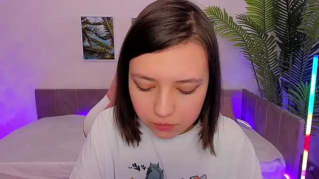 Lina Brownie online show from March 2, 5:33 am