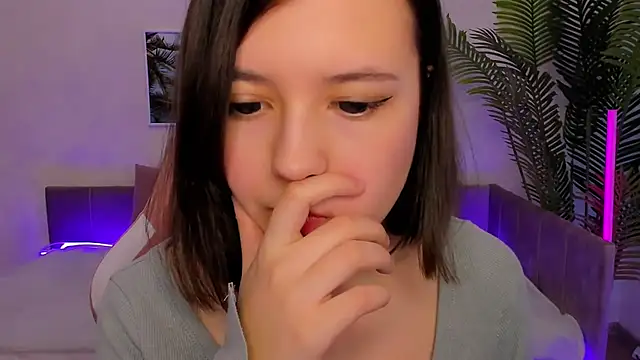 Lina Brownie online show from March 21, 5:32 am