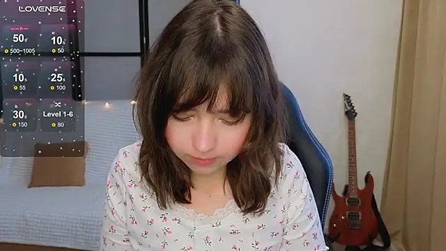 Snapshot of Lina_Brownie chatting on December 5, 4:32 am Lina Brownie online show from December 5, 4:32 am