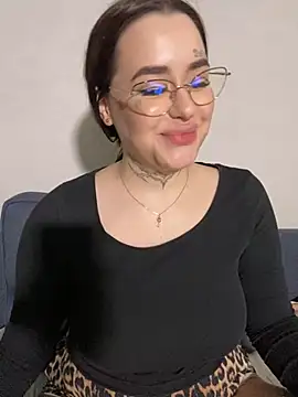 Snapshot of fuckdoll_18 chatting on December 14, 4:31 pm fuckdoll 18 online show from December 14, 4:31 pm