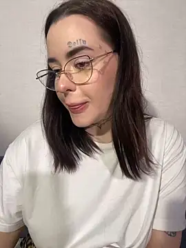 Snapshot of fuckdoll_18 chatting on December 22, 6:04 pm fuckdoll 18 online show from December 22, 6:04 pm