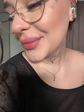 Snapshot of fuckdoll_18 chatting on March 5, 12:22 pm fuckdoll 18 online show from March 5, 12:22 pm