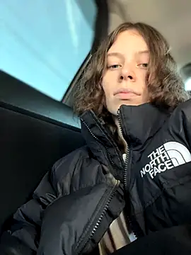 Snapshot of RinaMood chatting on October 20, 4:24 am RinaMood online show from October 20, 4:24 am