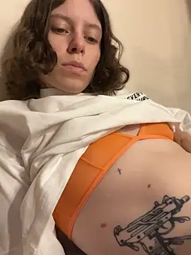 Snapshot of RinaMood chatting on October 25, 10:12 am RinaMood online show from October 25, 10:12 am