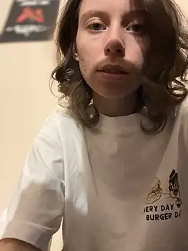 Snapshot of RinaMood chatting on October 28, 1:36 pm RinaMood online show from October 28, 1:36 pm