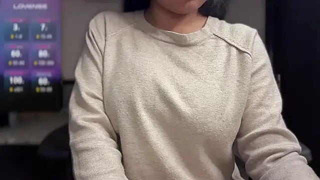 Snapshot of Spice-Summi chatting on December 5, 2:33 pm Spice-Summi online show from December 5, 2:33 pm