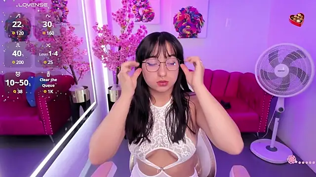 Snapshot of Miss_dolly_ chatting on February 7, 12:39 pm Miss dolly  online show from February 7, 12:39 pm