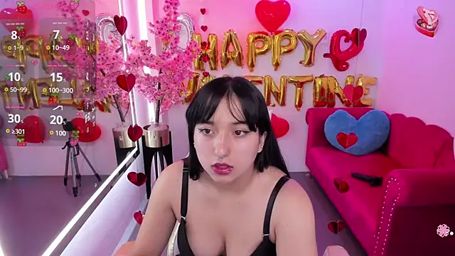 Snapshot of Miss_dolly_ chatting on February 15, 12:33 pm Miss dolly  online show from February 15, 12:33 pm